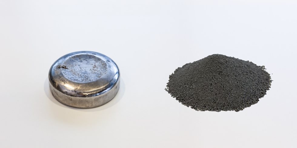 Samples of produced green crude steel and Circored™  hydrogen reduced DRI
