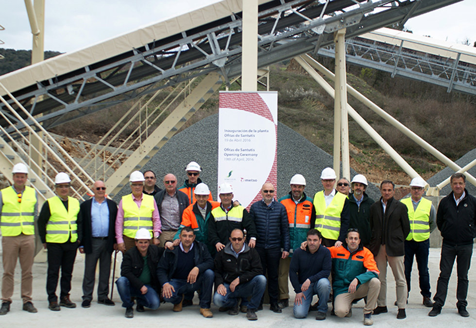 Group of people at Ofitas de Santutis.