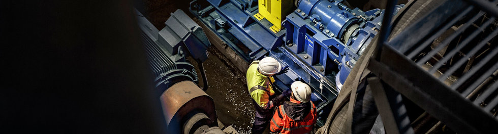 Slurry Pump Basic Handbook. Slurry pumping experts at a customer site.