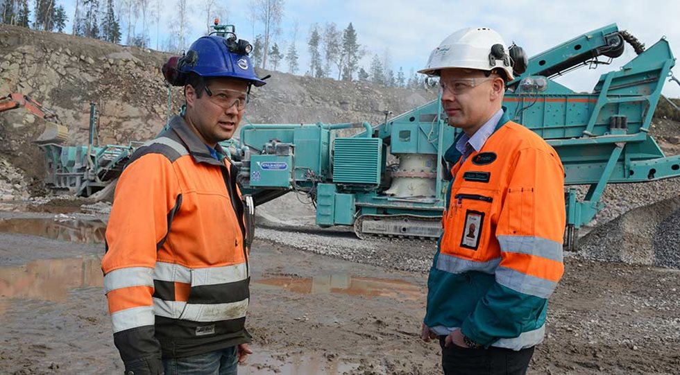 Syyskuussa 2015 Keträlän Murskeen kolmivaihelaitos oli murskaamassa Kempeleen Linnakalliossa 100 000 tonnin urakkaa Destialle