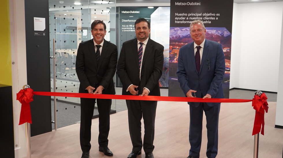 Corte de cinta - Inauguración Metso Outotec Cronos