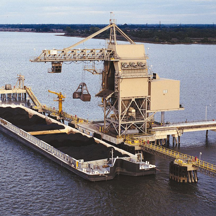Metso ship unloaders in port/terminal