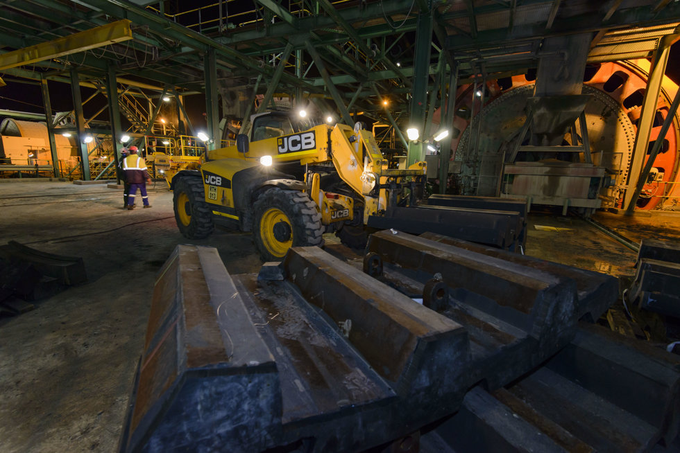 Megaliner at Tharisa mine