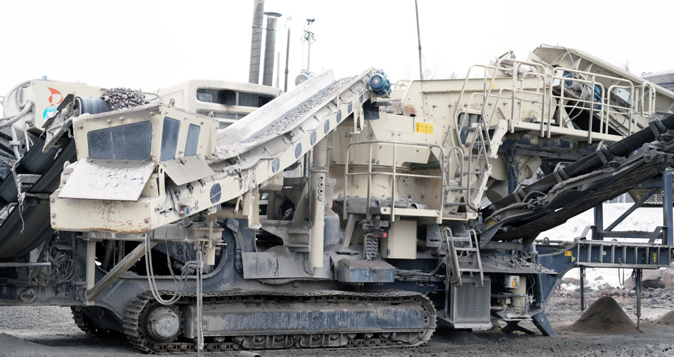 Lokotrack LT330GPSE pictured at Pärhä site.