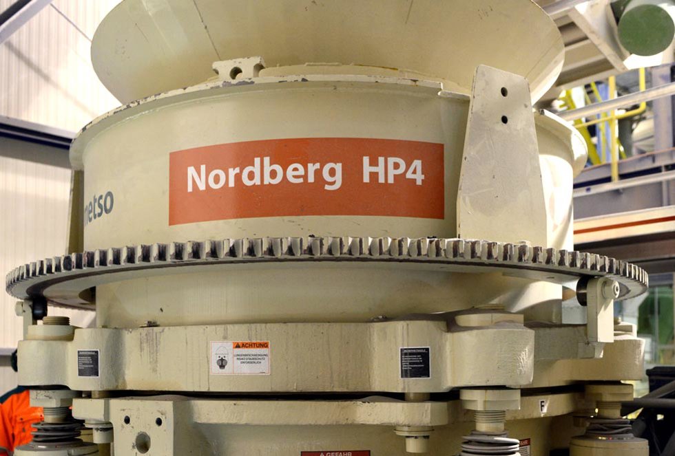 Nordberg HP4 Tertiär-Kegelbrecher und Barmac B7150SE Vertikal-Prallbrecher 