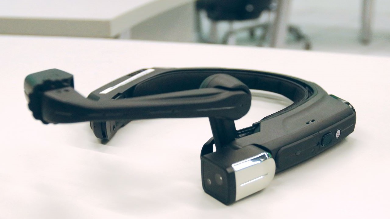 Tecnología digital, lente utilizada para diagnóstico remoto a través de realidad aumentada.