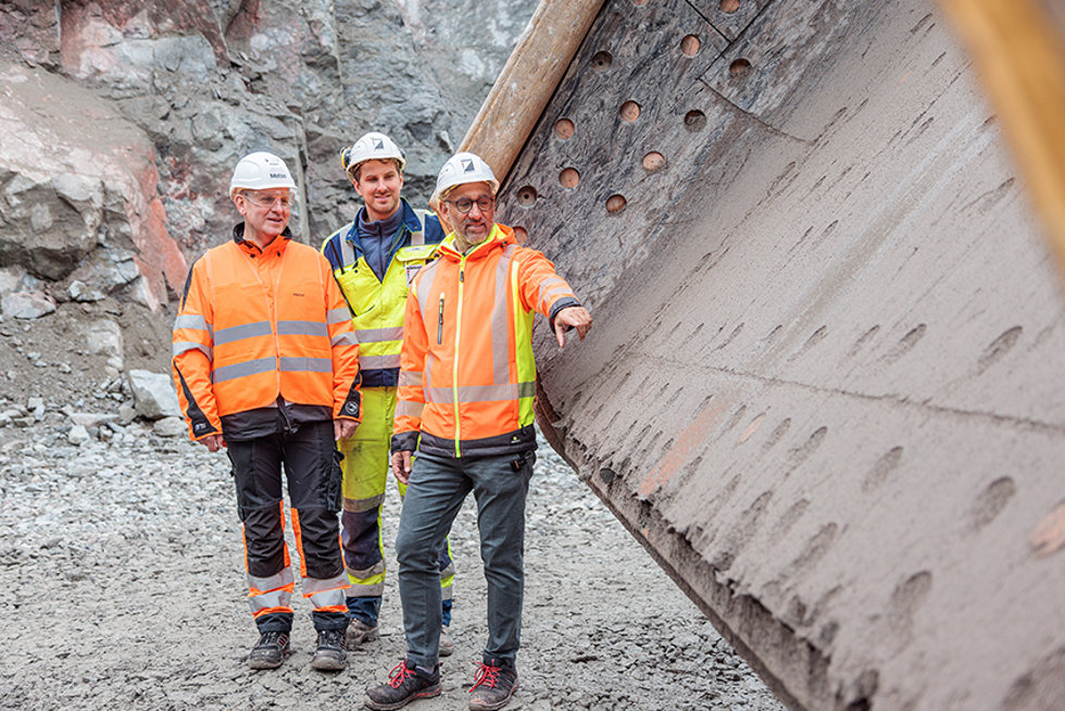 Inspection of the rubber lining in Metso Truck Body