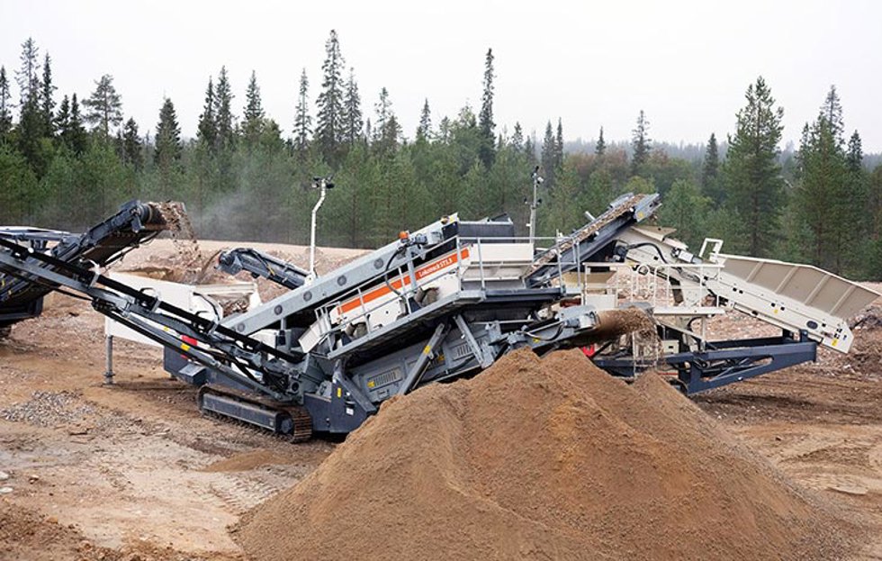 Metson kaksivaiheisella Lokotrack-laitoksella ja mobliiliseulalla on tehty oppilastyönä jo yli 200 000 tonnin murskeet