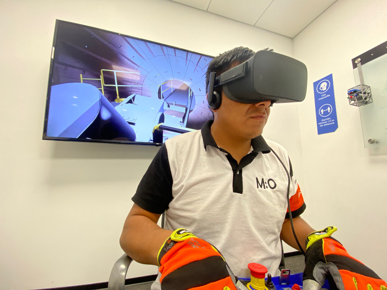 Uso de la realidad virtual para capacitación de relining en oficinas de Metso Outotec
