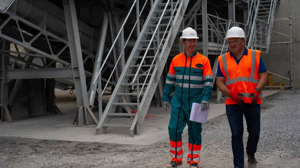 La carrière Laborde dans les Pyrénées-Atlantiques est une affaire de famille produisant 250 000 tonnes de granulats par an.