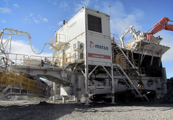 Planta móvil de chancado de impacto Lokotrack® LT160E™