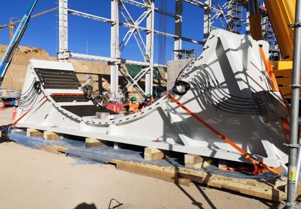 A mill component has arrived to the mining site.