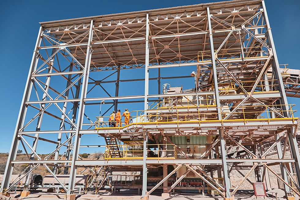Stationary crushing station at Milpillas site.