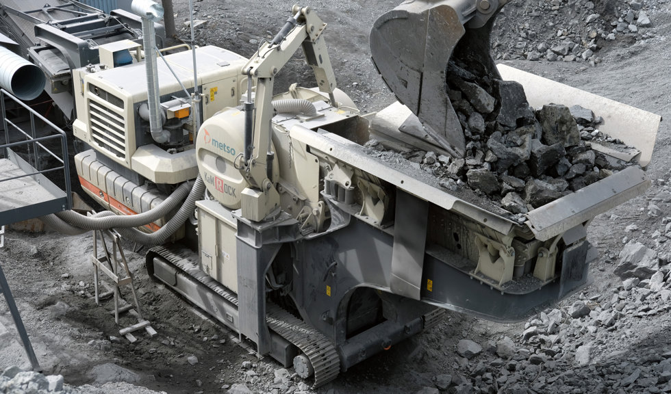 Metso Lokotrack LT120E in operation at site.