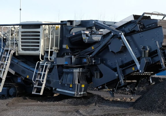 Lokotrack® LT1213™ & LT1213S™ mobile impact crusher