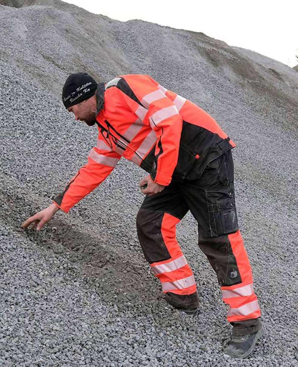 Pesämäen louhokselle Viitasaarelle jää Sisä-Suomen Murskauksen vierailun jäljiltä noin 25 000 tonnin murskekasat 0-16mm:sta 0-63 mm:n lopputuotetta