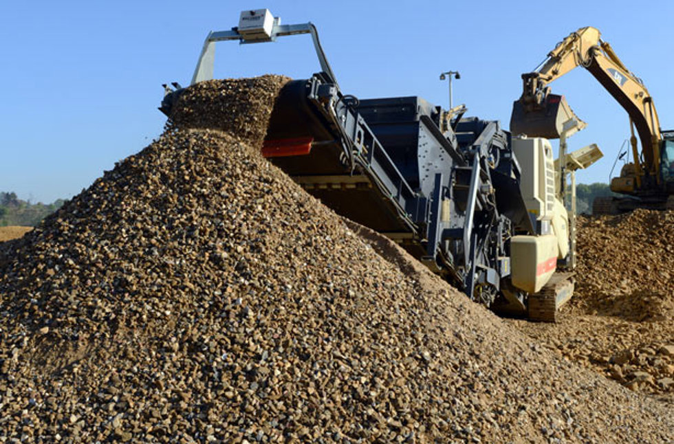 Der 48 km² große Tagebau Garzweiler ist einer von drei Braunkohletagebauen der RWE Power AG im rheinischen Braunkohlerevier.