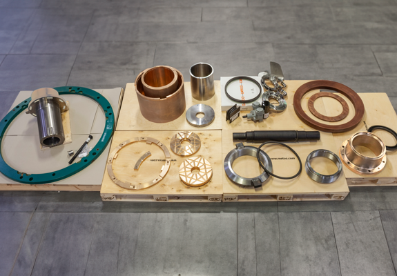 Contender™ Series spare parts and wear parts are made for non-Metso crushers.