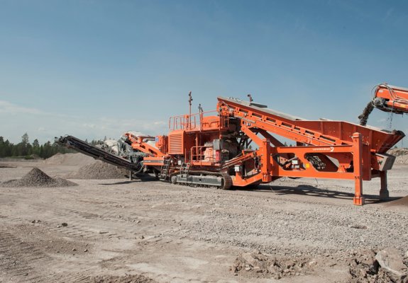 Planta móvil de chancado de impacto Lokotrack® LT550GP™