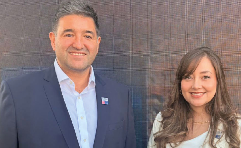 Jorge Pizarro, gerente de Recursos Humanos Chile, y Milena Ceura, jefa de Recursos Humanos