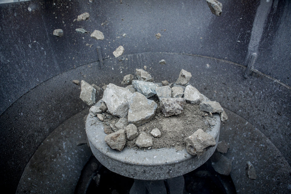 The crushing chamber can be optimized based on changing ore conditions.