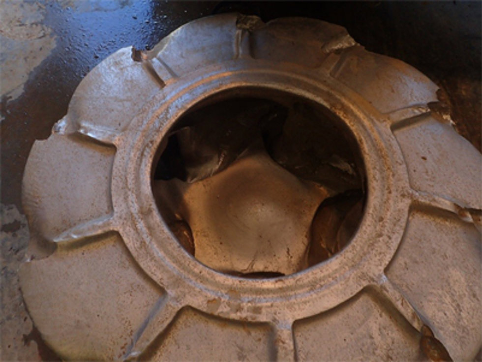 Impeller wear in slurry pump due to coarse solids