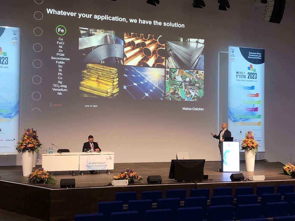 Senior Sales Manager, Timo Haimi, presenting at the Estad conference