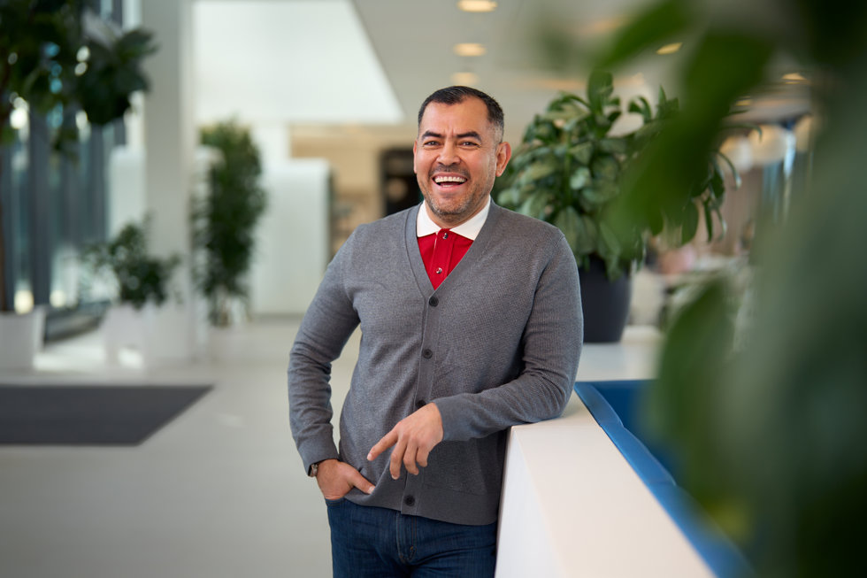 Ocler Martinez joined Metso in 2021. "I love working with people and feel very motivated going into my fifth year here." Photo by Duunitori.
