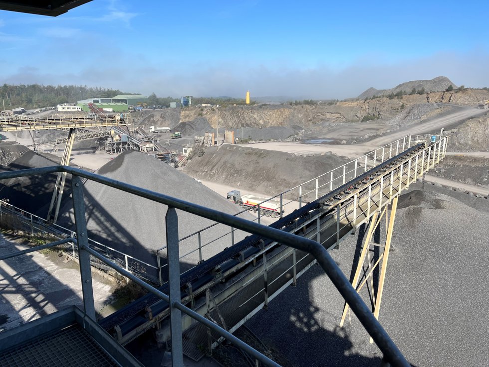 Stockipiled material at Rochefort quarry.