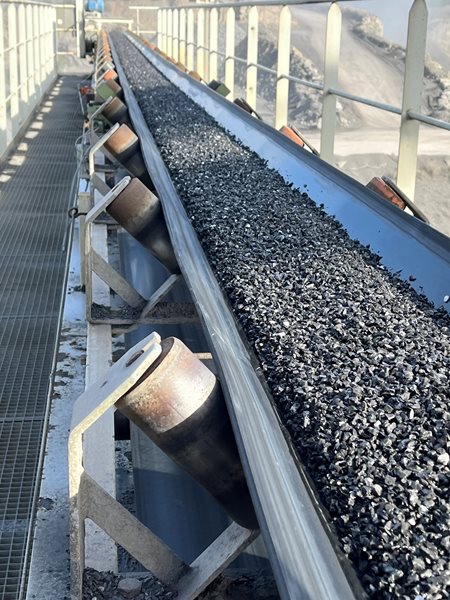 Some of Rochefort quarry’s washed aggregates being relayed by conveyor to a stockpile.