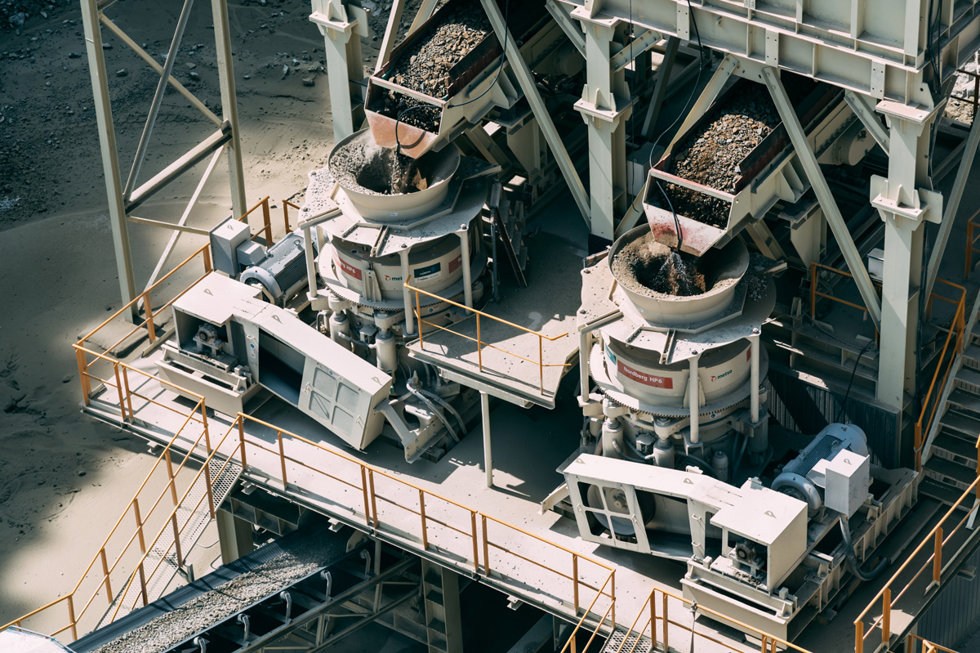Two Nordberg HP6 cone crushers in action.