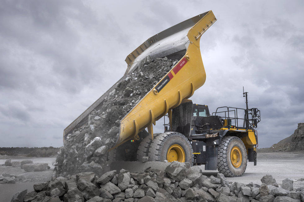 A Komatsu HD 605 with an optimized, rubber-lined Metso Truck Body.