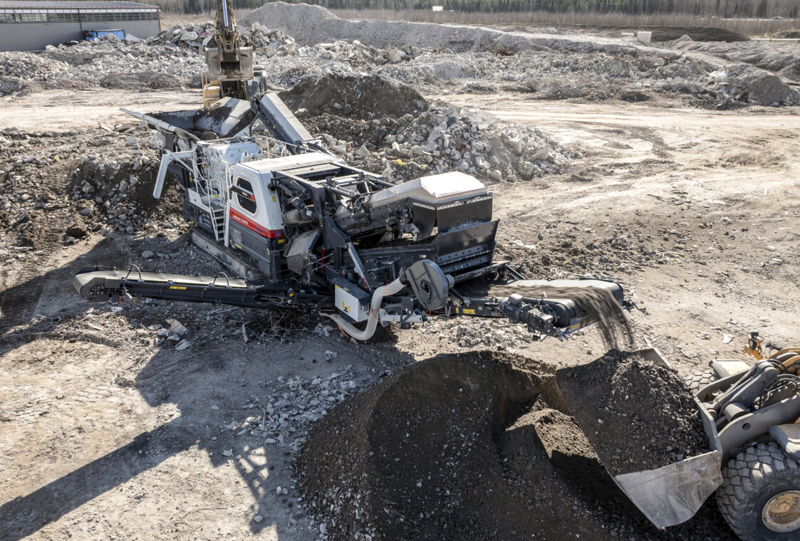 LT400RS mobile impact crusher recycling concrete waste