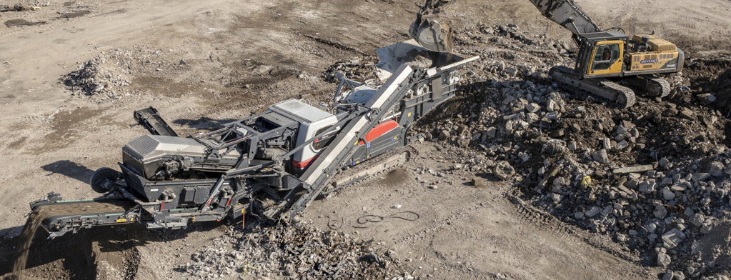 Lokotrack® LT400RS™ mobile diesel-electric impact crusher with screen