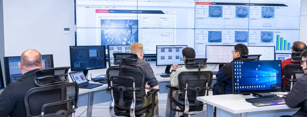 Data-driven Performance Services