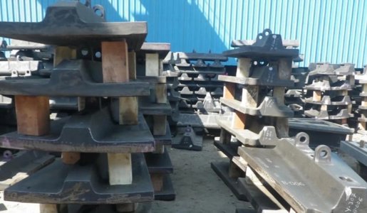 "Outotec offers a full portfolio of services for grinding mills. This video presents a selection of services for grinding mills: liner condition monitoring and modeling with Outotec MillMapper, reline services, liner design, maintenance services including installation and commissioning, preventative and corrective maintenance, and training services."