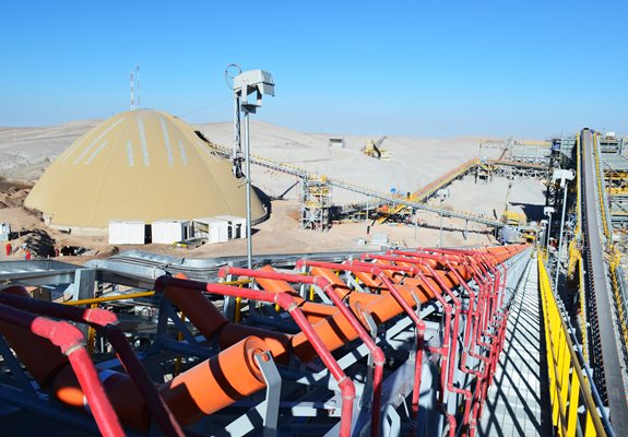 In plant conveyor solutions delivers flexible connectivity that takes the flexibility in design and allows for easy connection into greenfield or brownfield plants. 