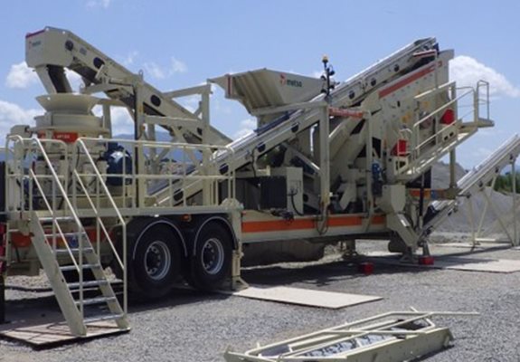 NW Series™ NW100HPC-CC™ portable crushing and screening plant