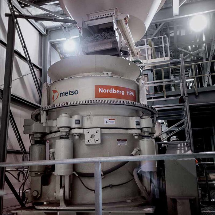 Nordberg® HP Series™ Kegelbrecher zeichnen sich durch ihre optimierte Kombination aus Brecherdrehzahl, Exzentrizität und Brechkammerform aus.