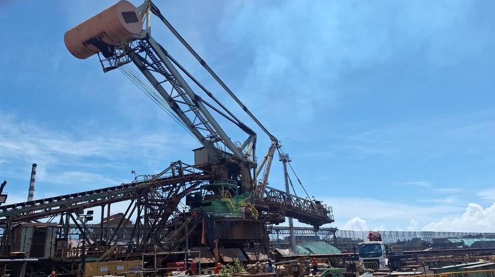 Troca de da mesa de giro da Stacker-Reclaimer SR-01
